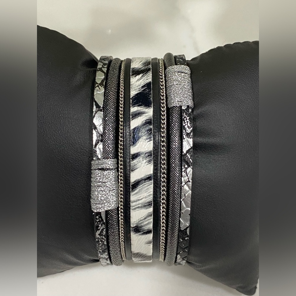 2/$25 ❤️NEW Black gray chain animal zebra leopard women leather bracelet trendy